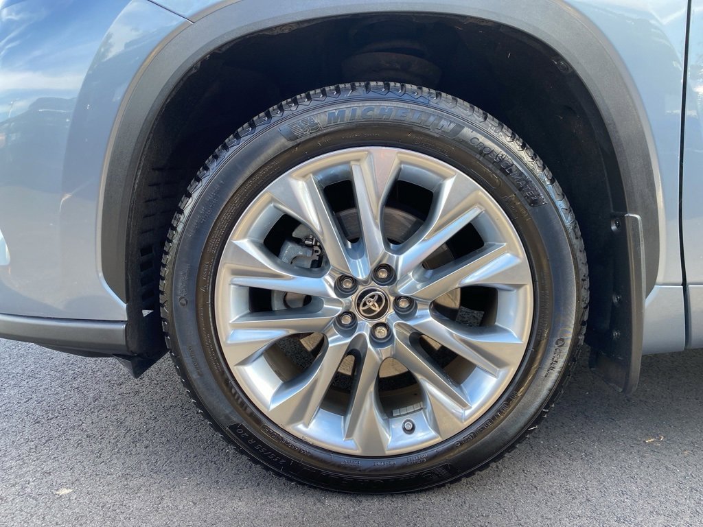 2021 Toyota Highlander Hybrid Limited photo 10