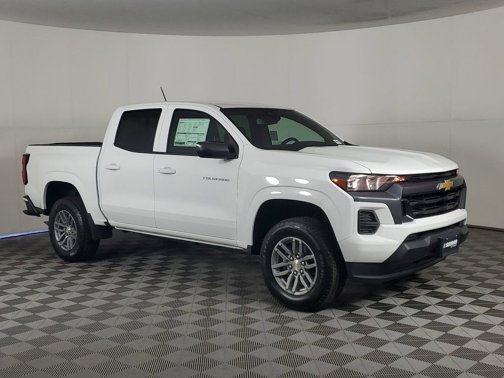 2026 Chevrolet Colorado LT photo 2