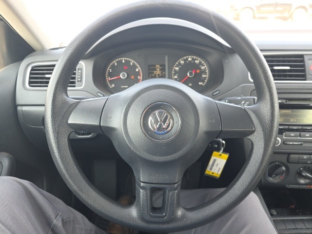 2012 Volkswagen Jetta 2.0 Base photo 13
