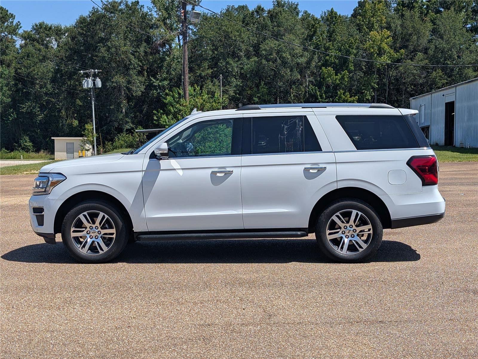2024 Ford Expedition Limited photo 2