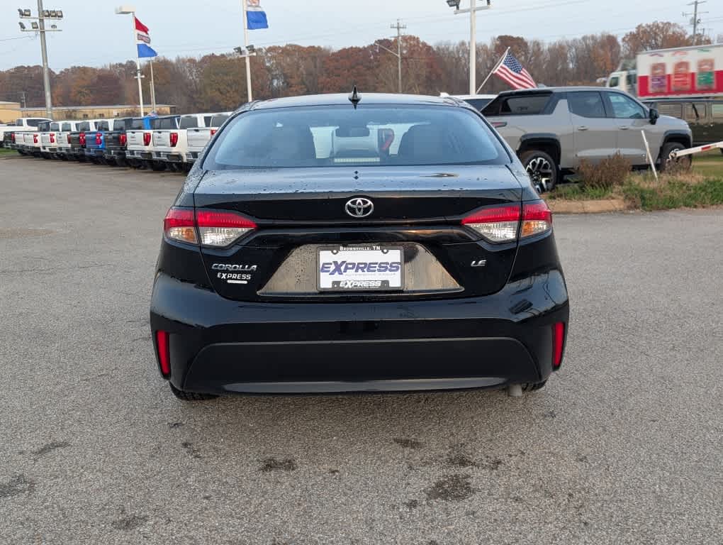 2025 Toyota Corolla LE photo 4