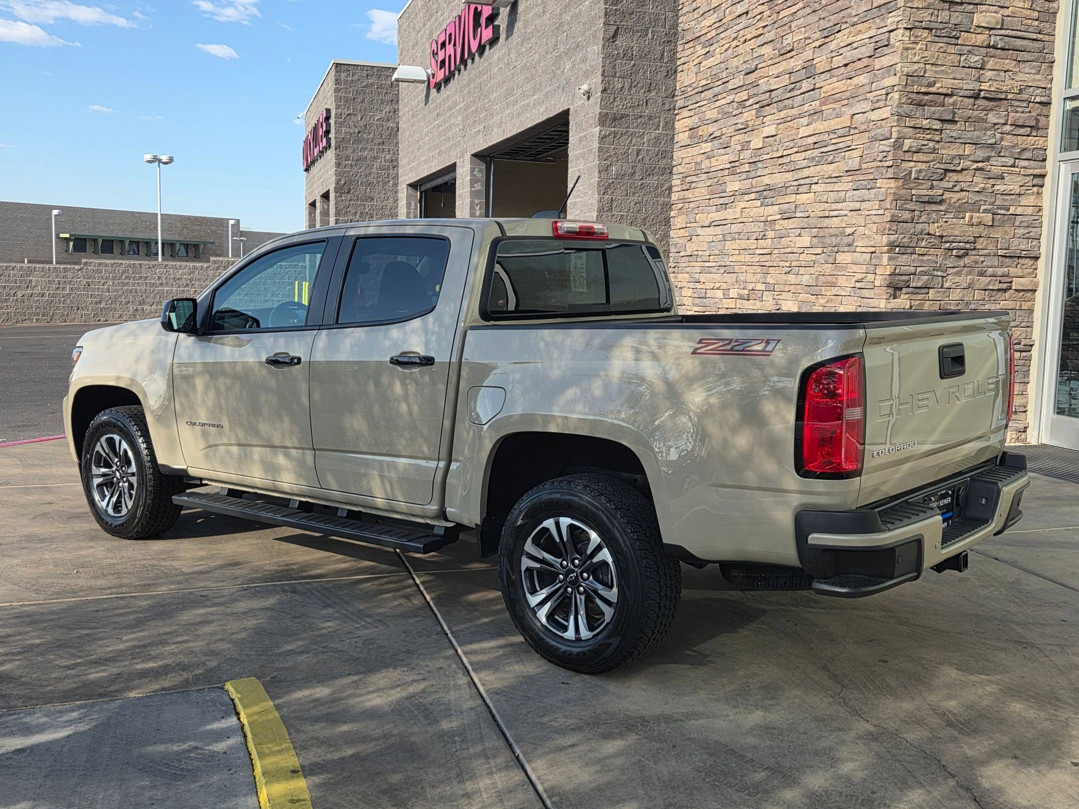 2022 Chevrolet Colorado Z71 photo 2