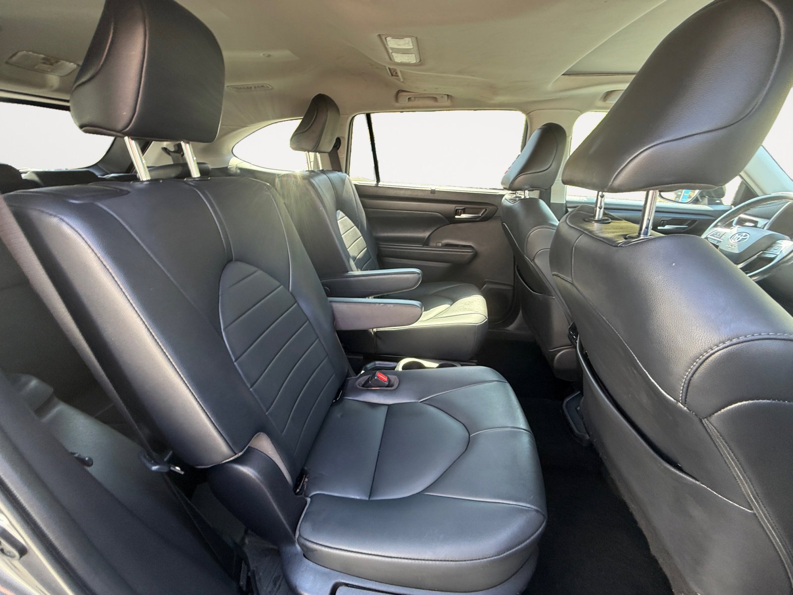 2020 Toyota Highlander XLE photo 17