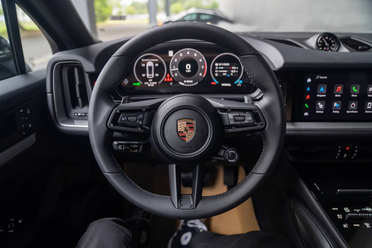 2025 Porsche Cayenne Coupe photo 7