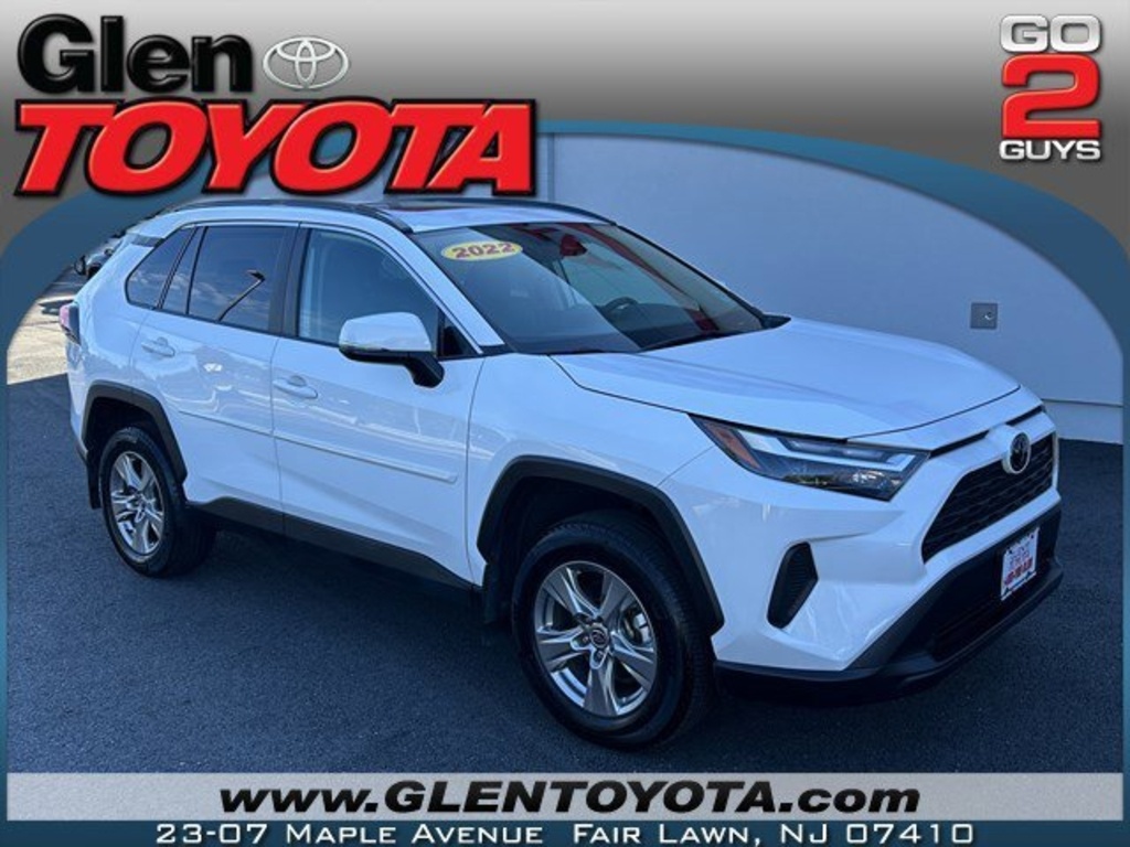 2022 Toyota RAV4 XLE's photo