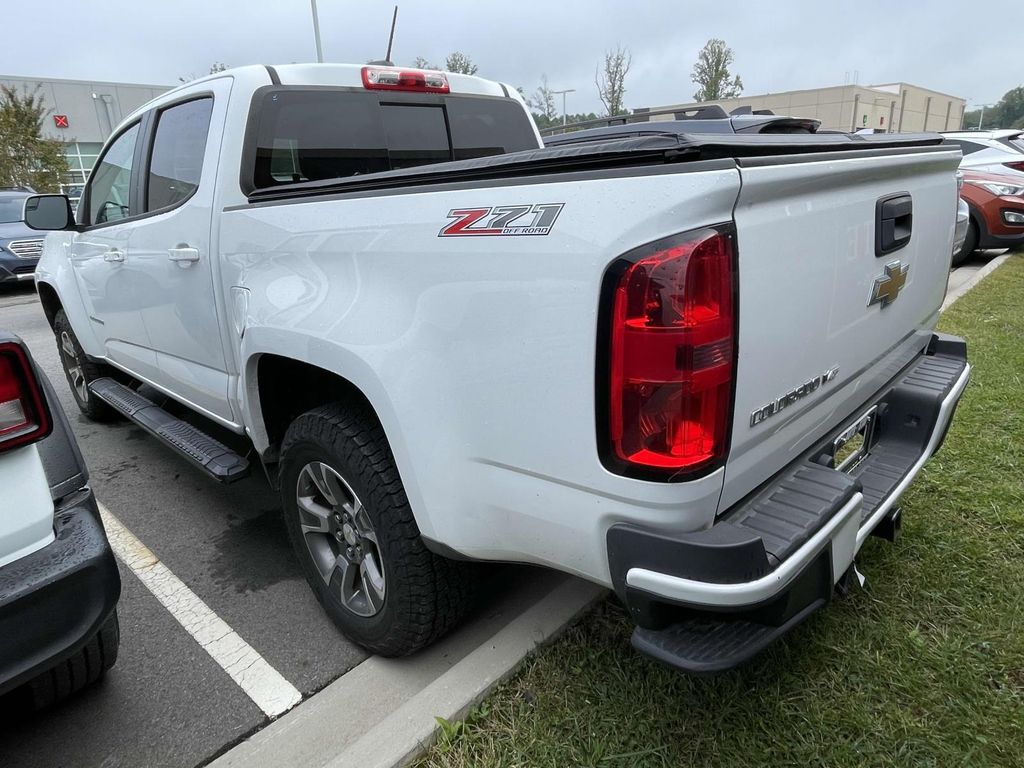 2017 Chevrolet Colorado Z71 photo 2
