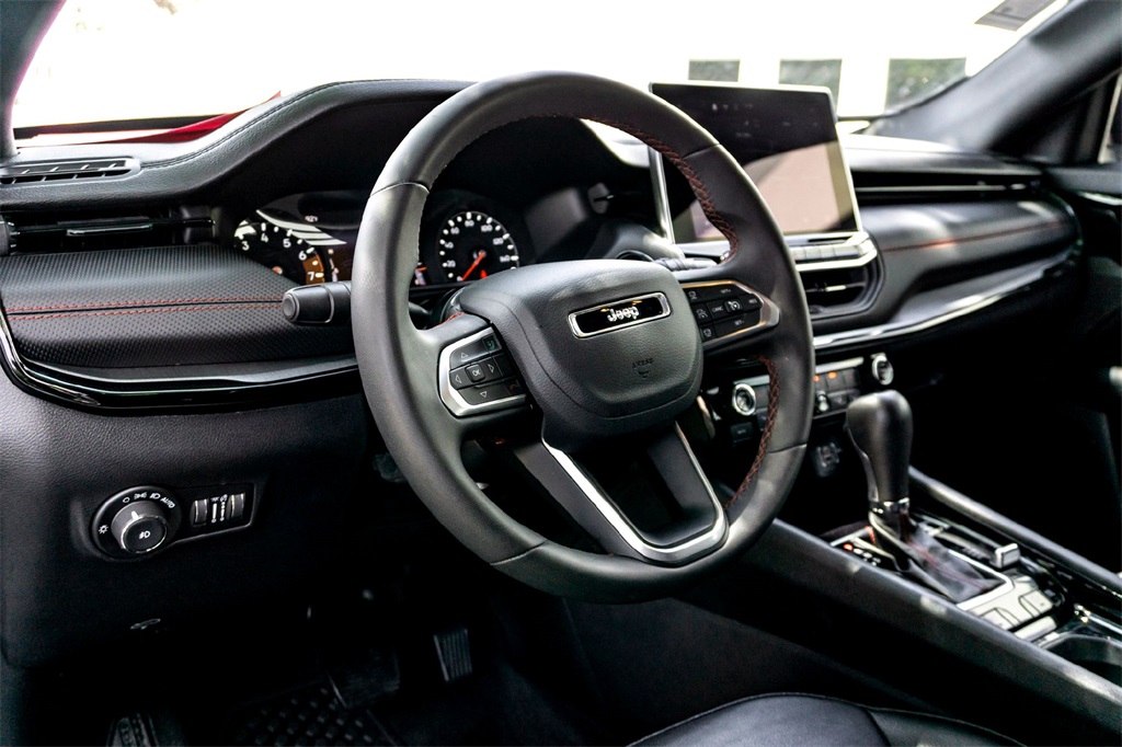 2024 Jeep Compass Trailhawk photo 12