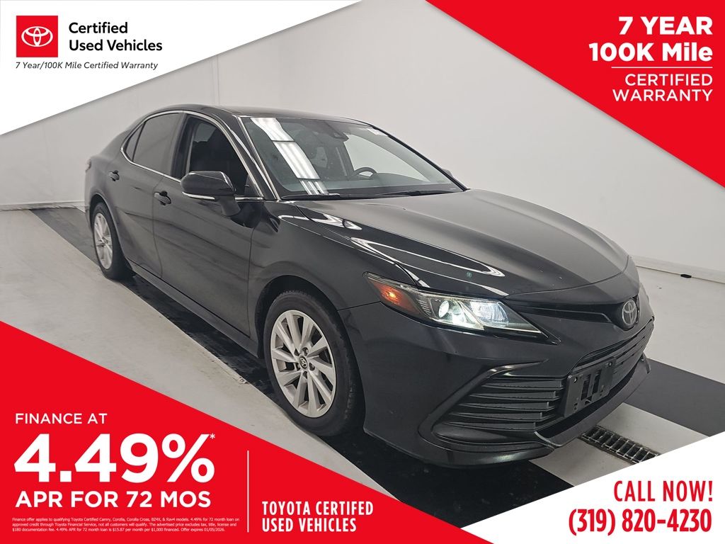 2022 Toyota Camry LE's photo