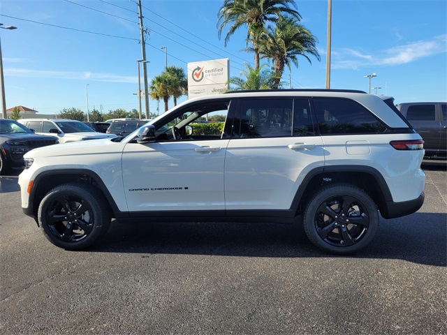 2025 Jeep Grand Cherokee Limited photo 4