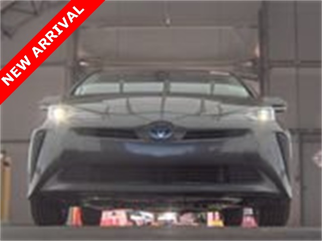 2022 Toyota Prius LE photo 2