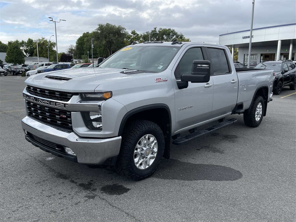 2023 Chevrolet Silverado 3500HD LT photo 3