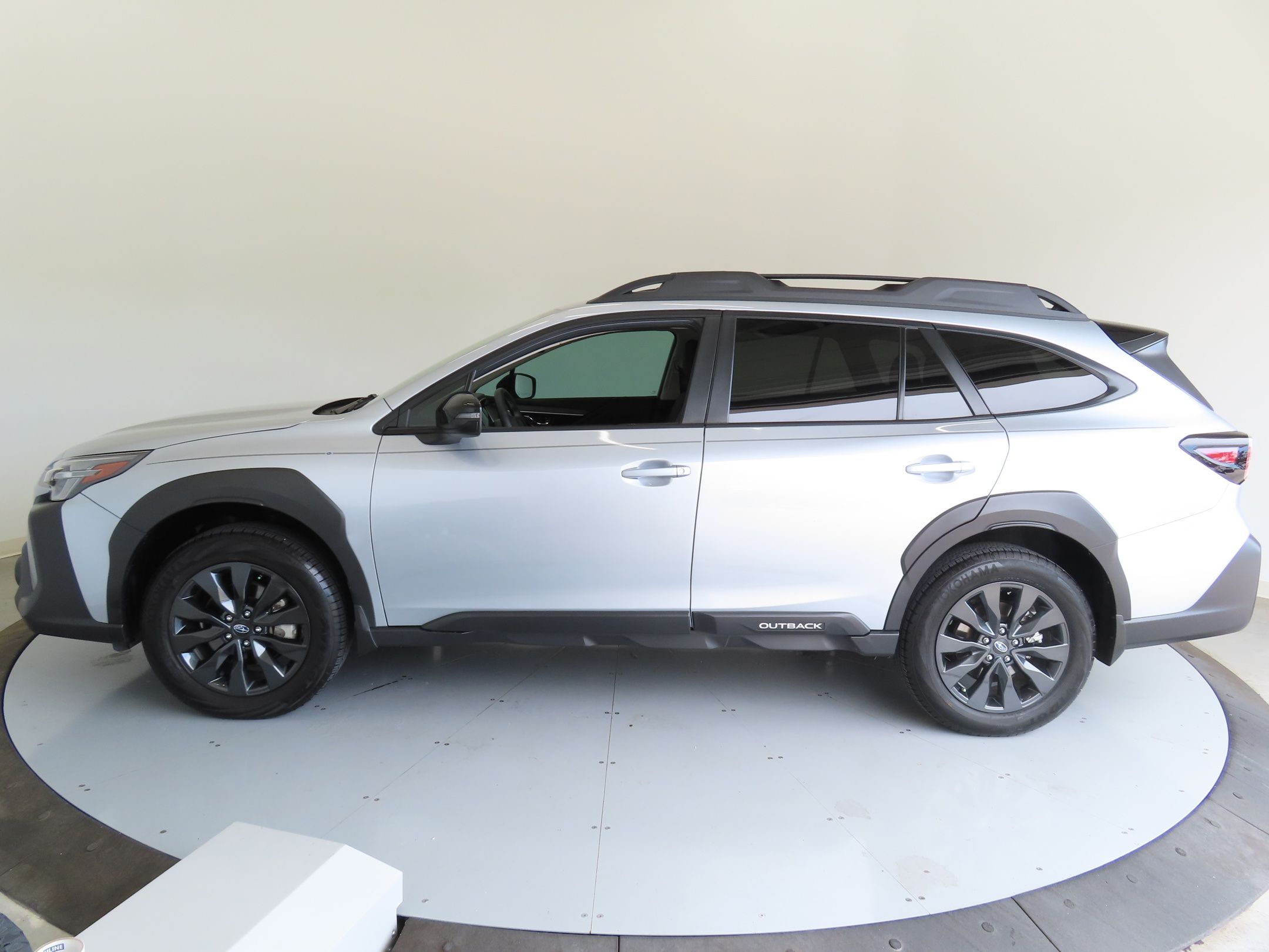 2025 Subaru Outback Onyx Edition photo 6