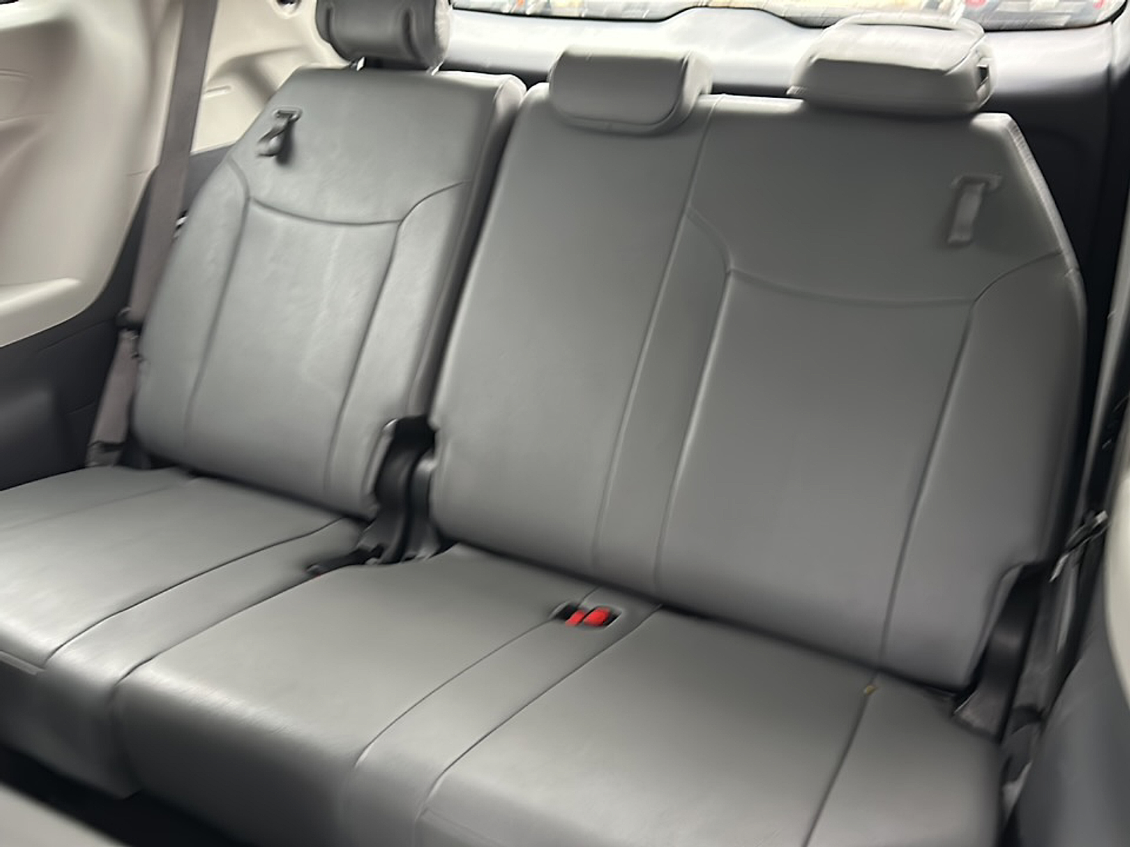 2024 Toyota Sienna XLE photo 12