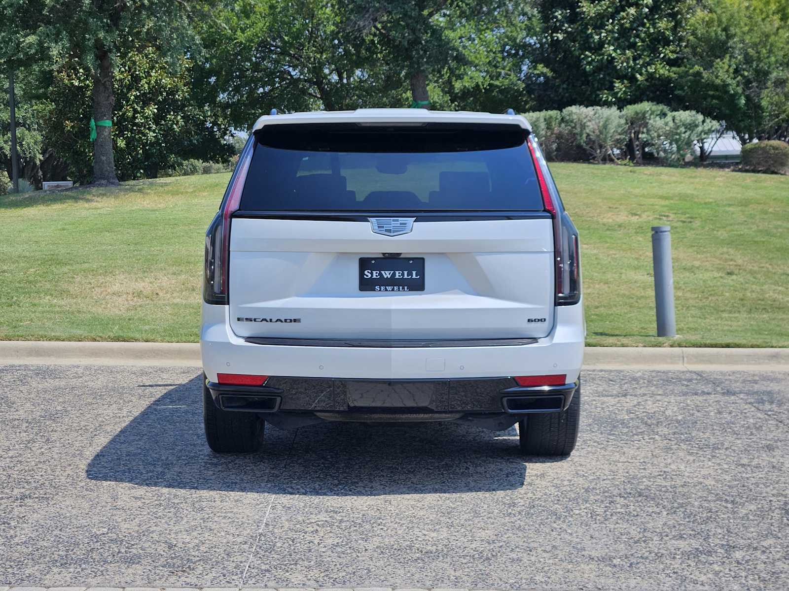 2023 Cadillac Escalade ESV Sport Platinum photo 4
