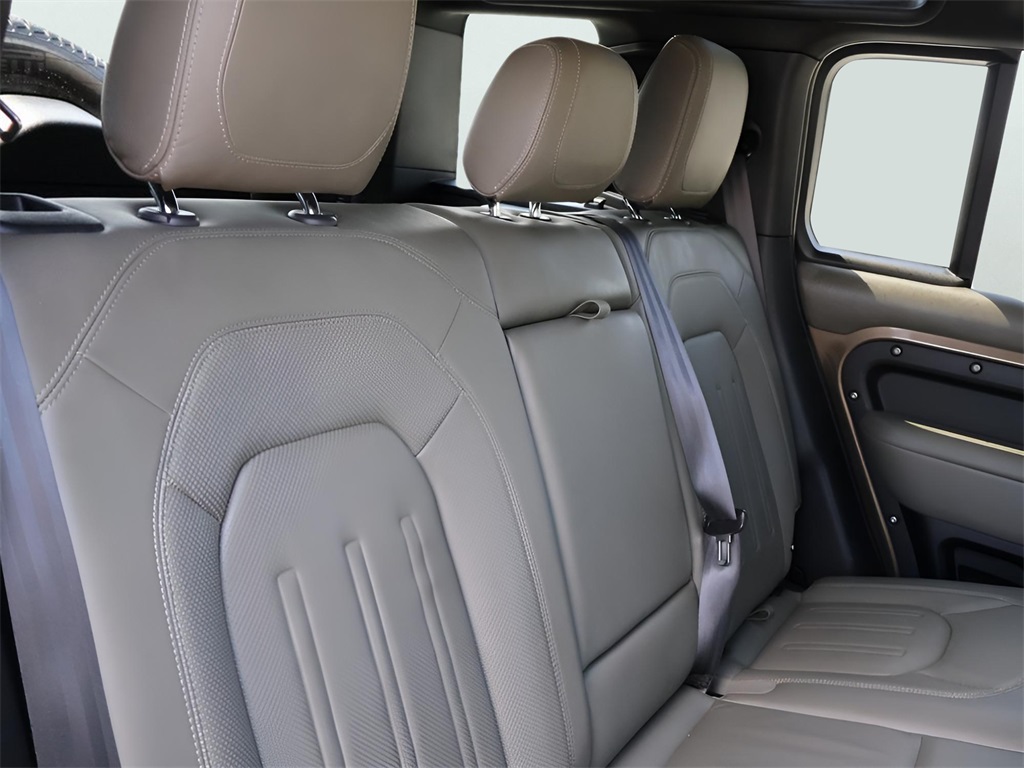 2022 Land Rover Defender 110 XS Edition photo 10
