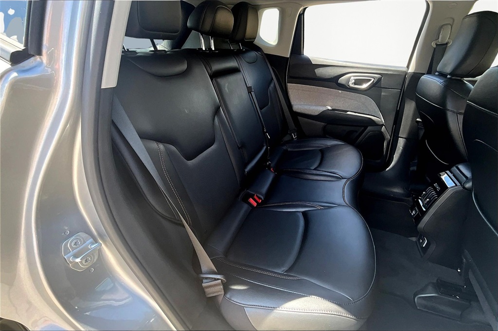 2022 Jeep Compass Latitude Lux photo 27