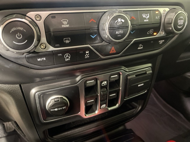 2021 Jeep Wrangler Unlimited Sahara Altitude photo 29