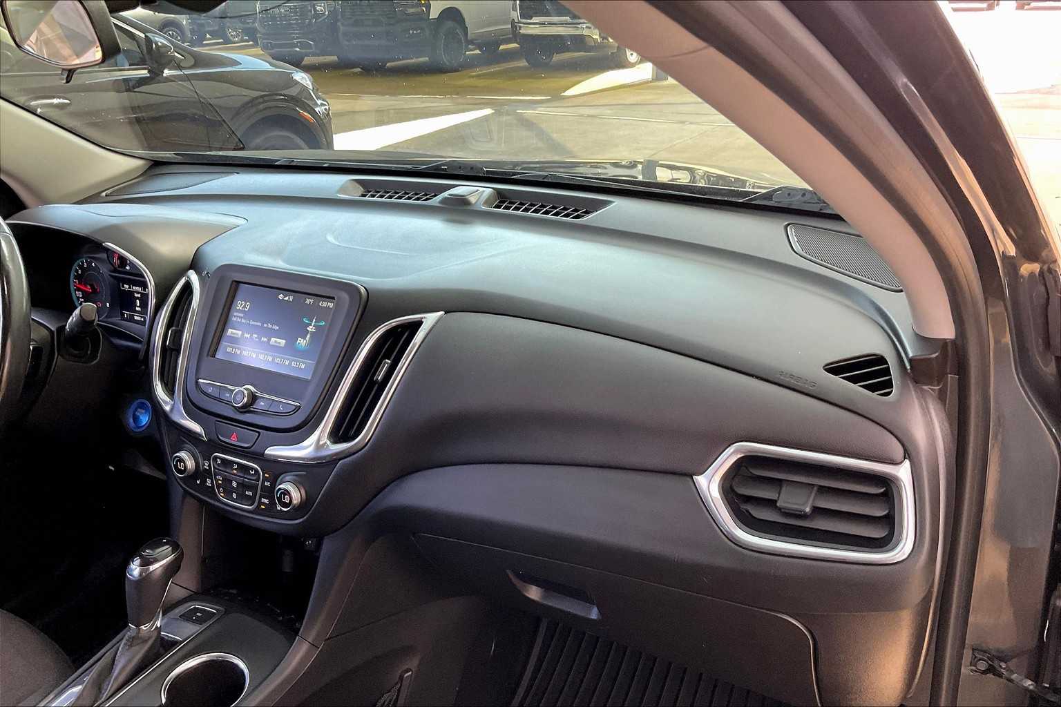 2018 Chevrolet Equinox LT photo 16