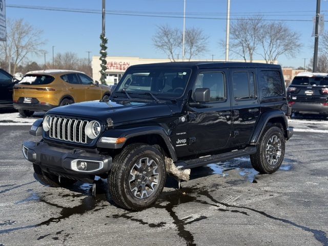 2024 Jeep Wrangler 4-Door Sahara's photo