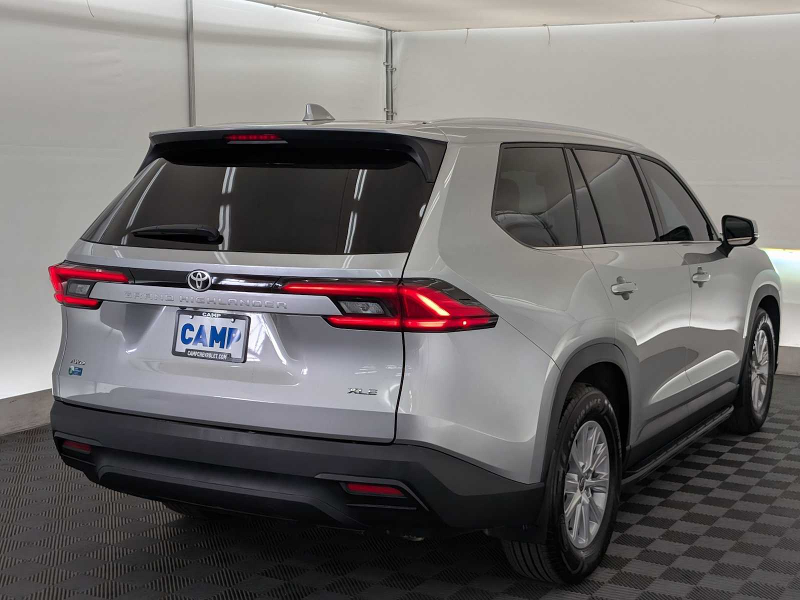 2024 Toyota Grand Highlander XLE photo 2