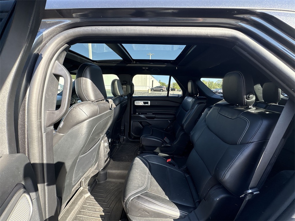 2020 Ford Explorer ST photo 24