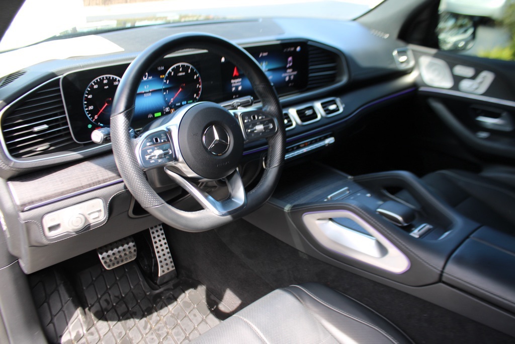 2023 Mercedes Benz GLS 580 4MATIC photo 4