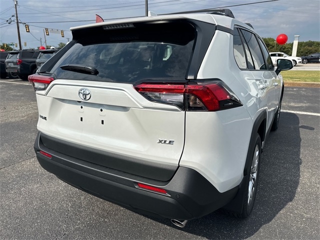 2025 Toyota RAV4 XLE Premium photo 2