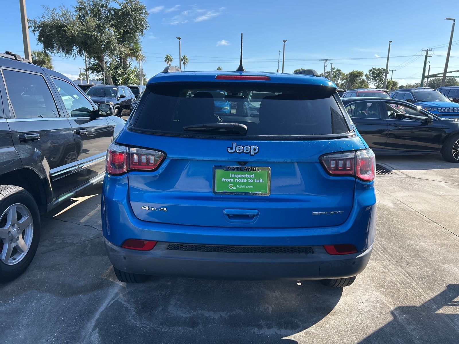 2017 Jeep Compass Sport photo 2