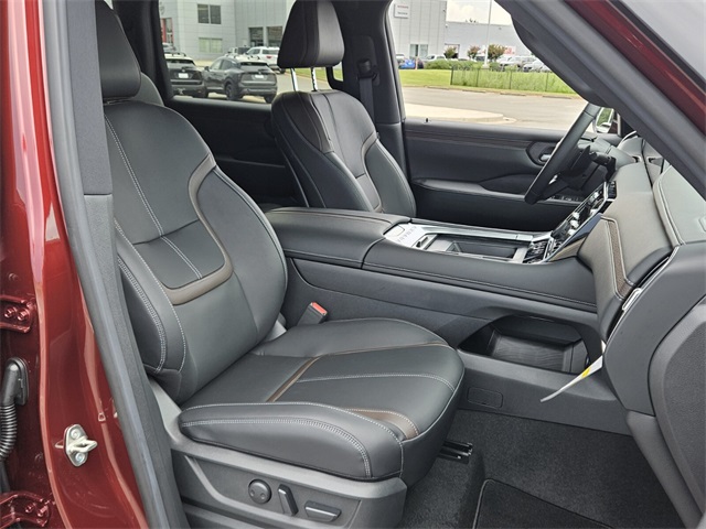 2025 Nissan Armada SL photo 15