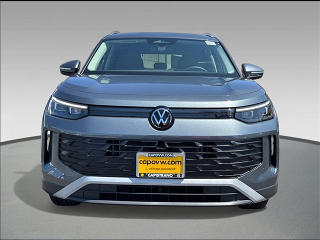 2025 Volkswagen Tiguan SE photo 2