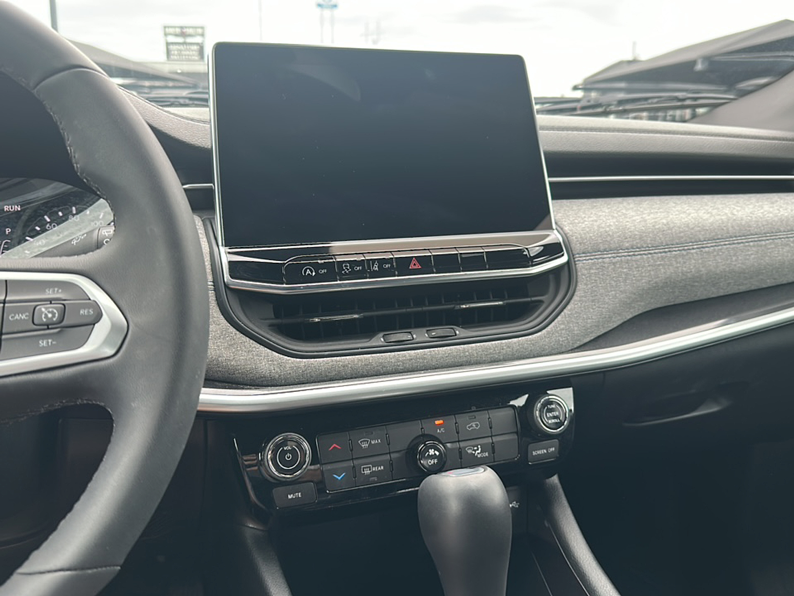 2024 Jeep Compass Latitude photo 15