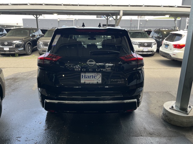 2025 Nissan Rogue Platinum photo 5