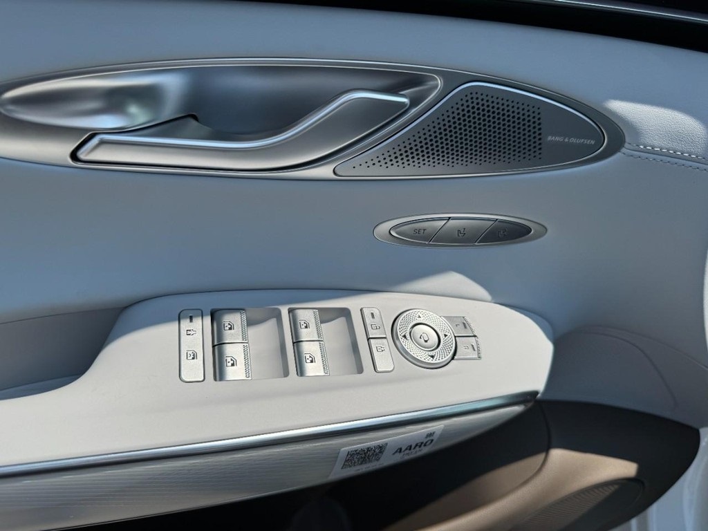2026 Genesis GV70 2.5T Advanced photo 10