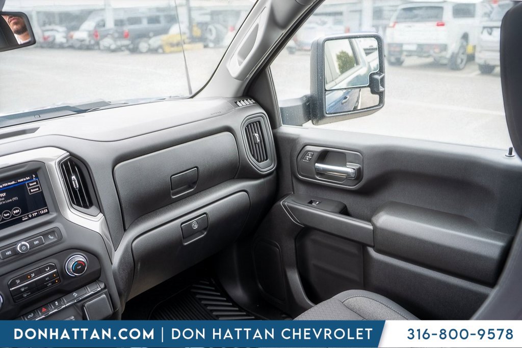 2025 Chevrolet Silverado 2500HD Custom photo 14