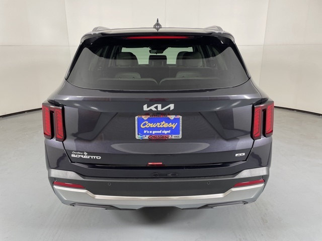 2025 Kia Sorento S photo 7