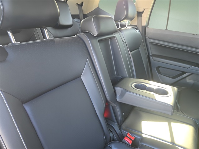 2021 Volkswagen Atlas V6 SE Technology R-Line photo 25