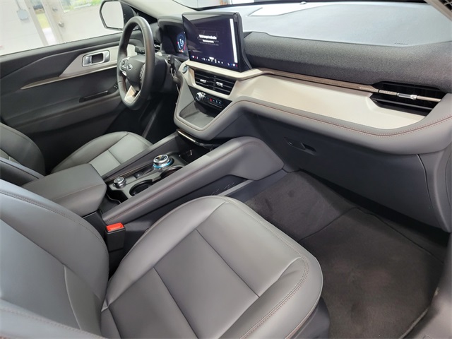 2025 Ford Explorer photo 18