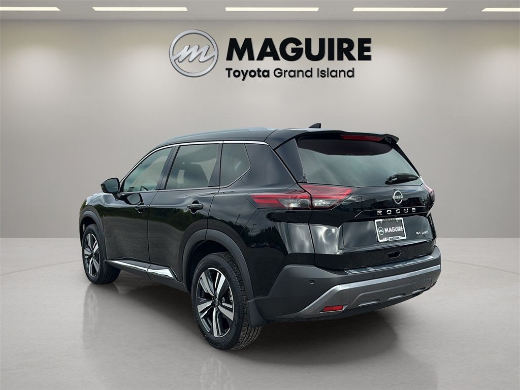 2023 Nissan Rogue SL photo 4