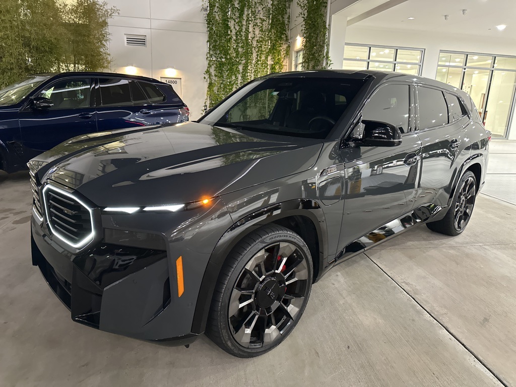 2024 BMW XM Base's photo