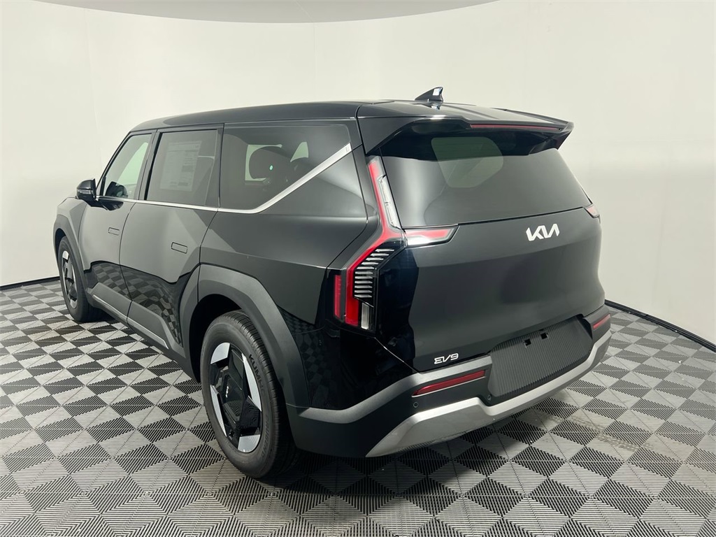 2026 Kia EV9 Light Long Range photo 4