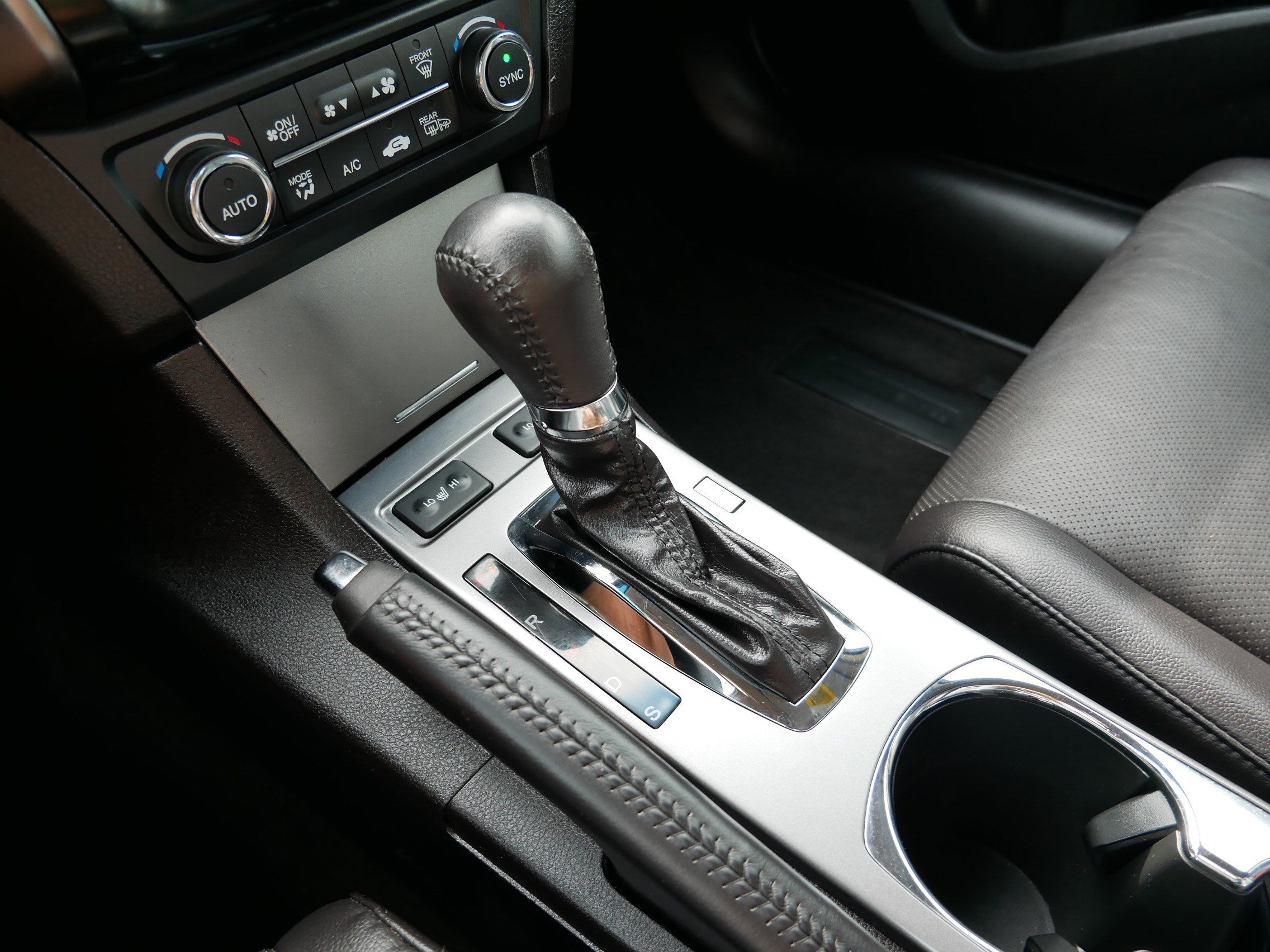 2013 Acura ILX 2.0L Premium photo 24
