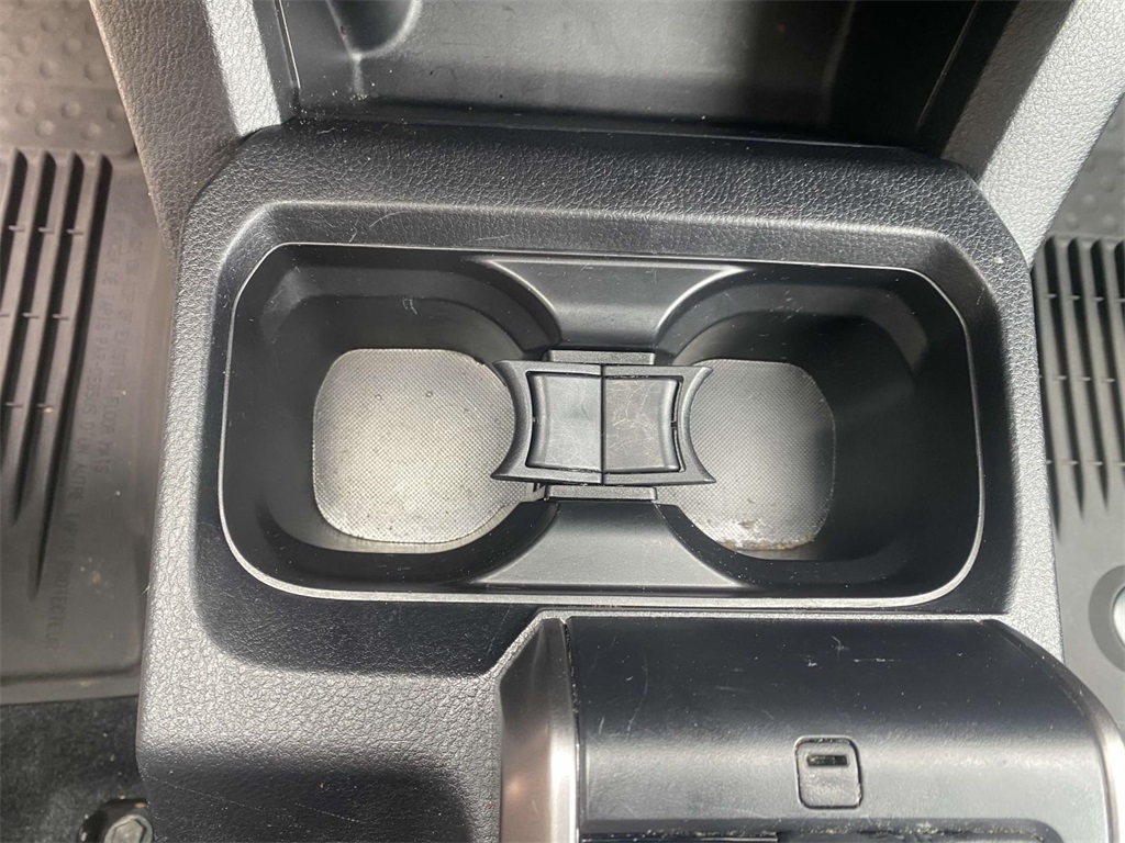 2022 Toyota Tacoma SR5 photo 22