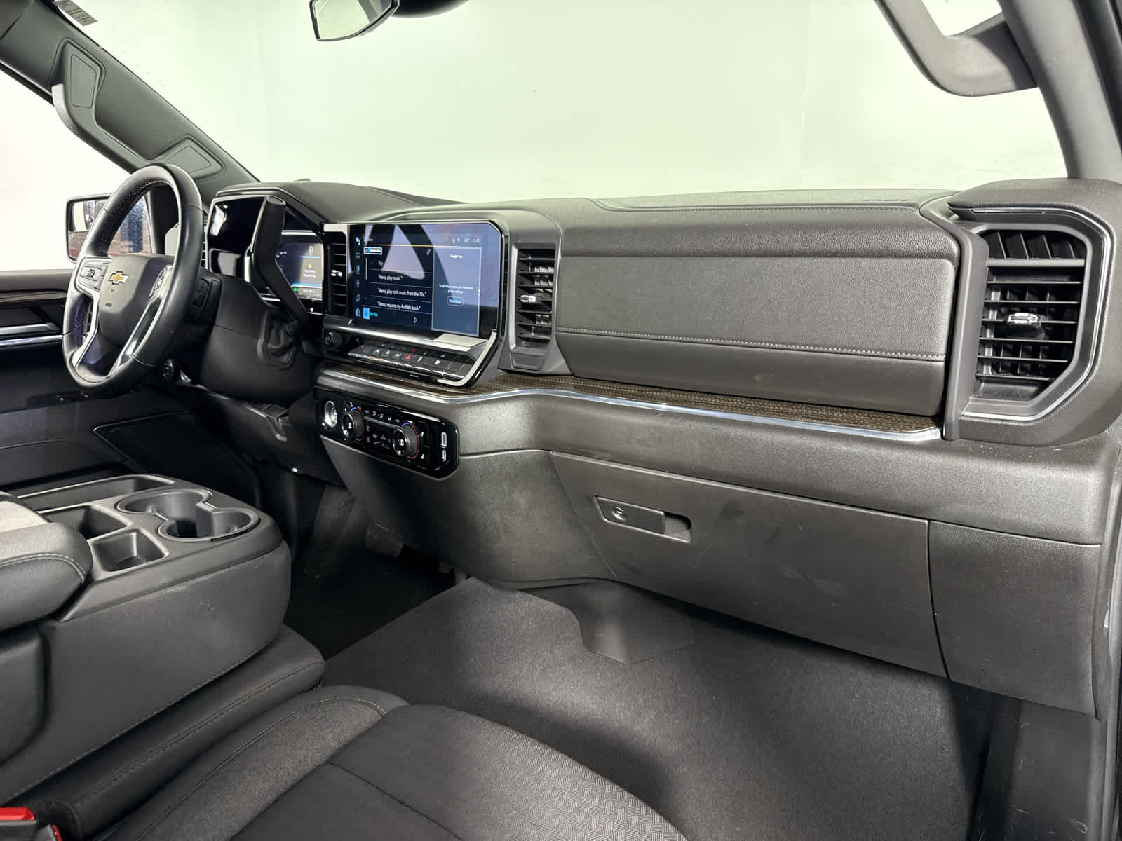 2024 Chevrolet Silverado 1500 LT photo 19