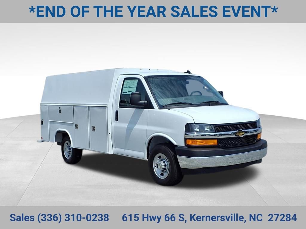 2025 Chevrolet Express Cutaway Base's photo