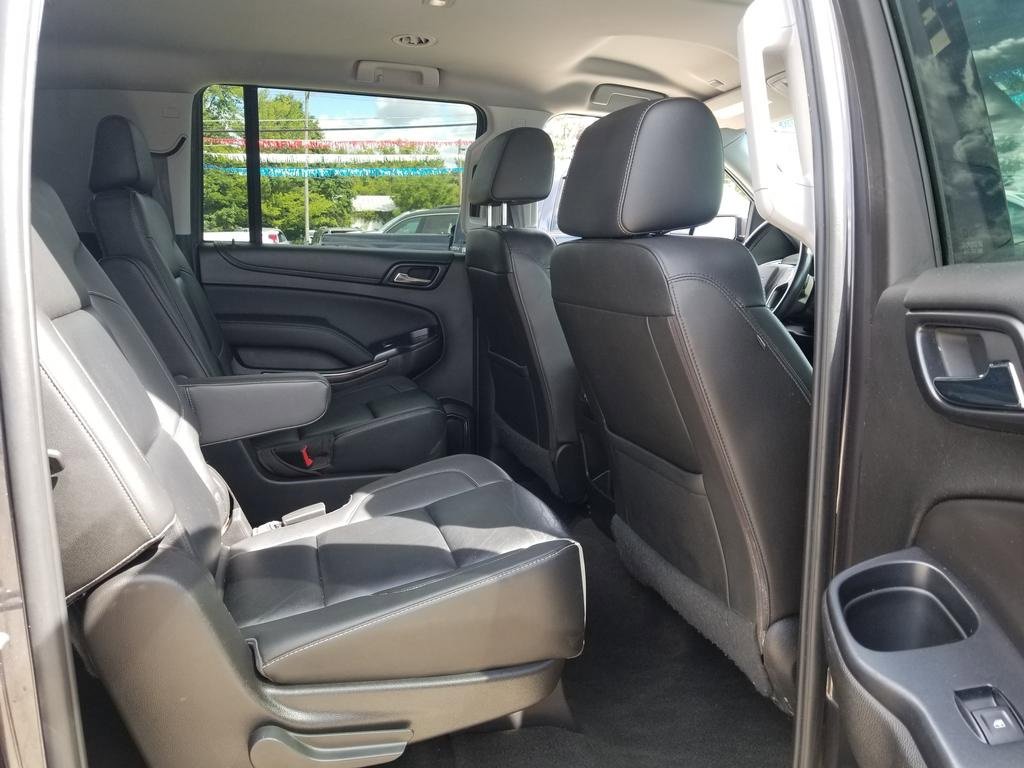 2017 Chevrolet Suburban LT photo 22