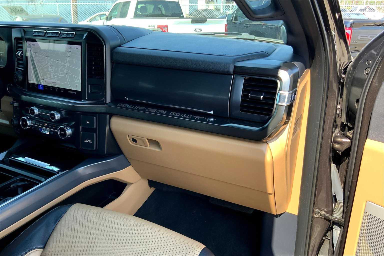2024 Ford F-250 Lariat photo 18
