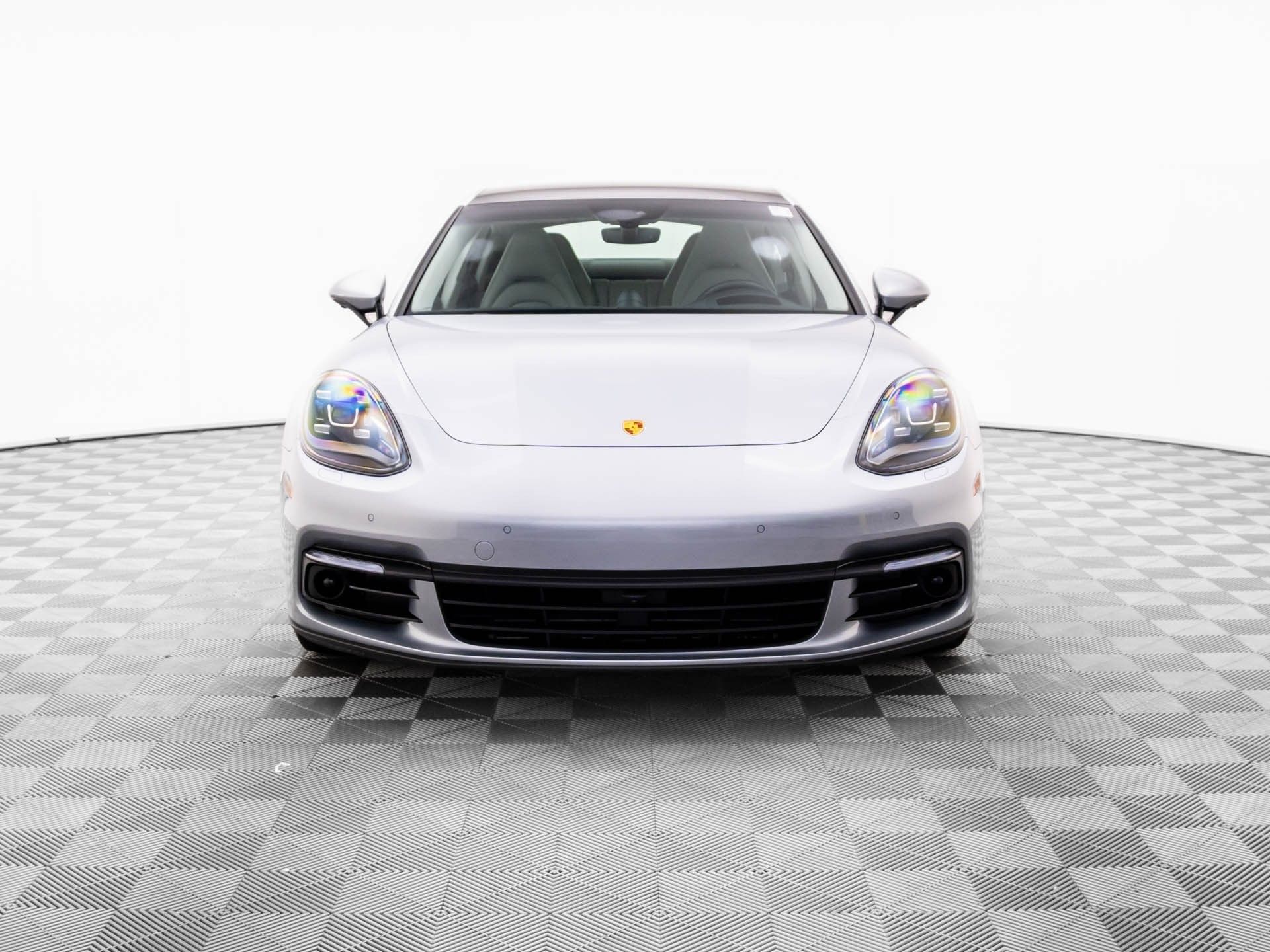 2020 Porsche Panamera 4 photo 9