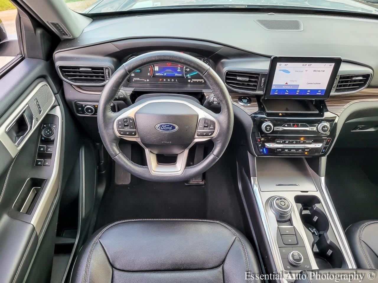 2024 Ford Explorer Limited photo 2