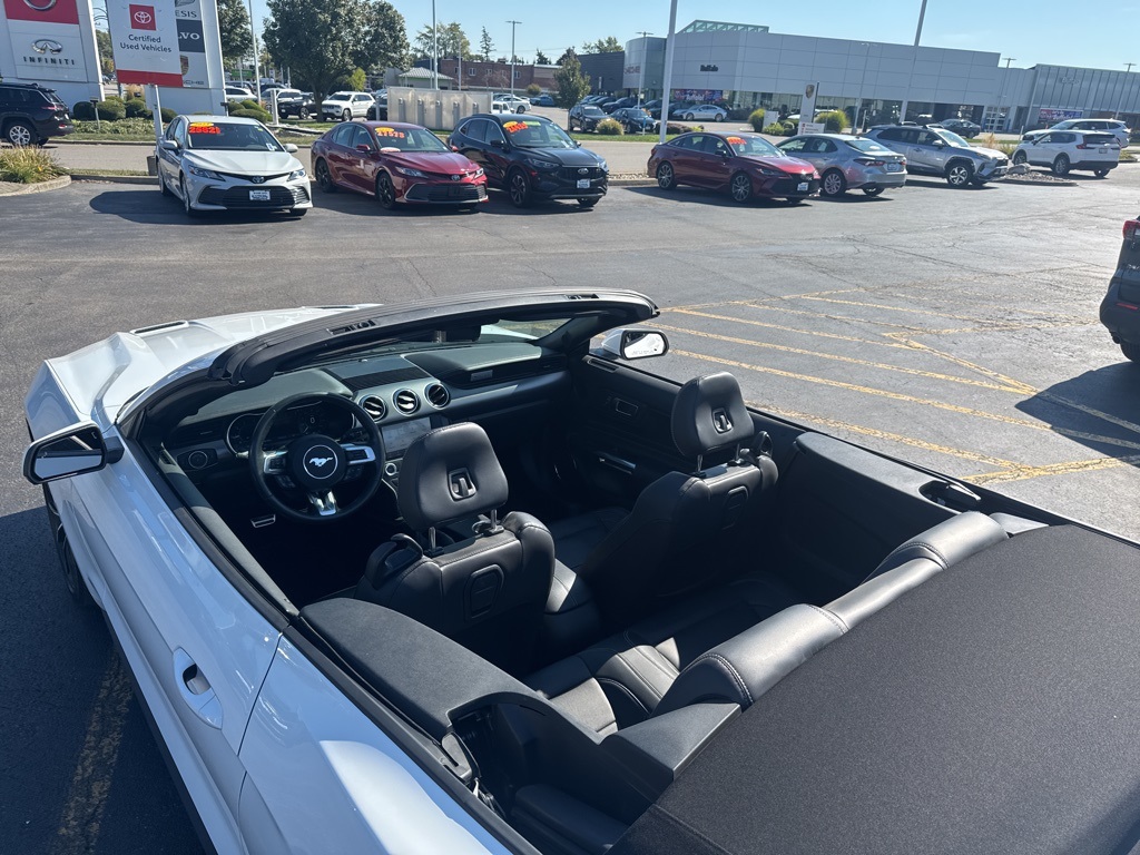 2022 Ford Mustang EcoBoost Premium photo 13