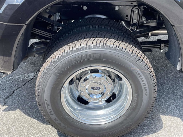 2025 Ford F-350 Lariat photo 4